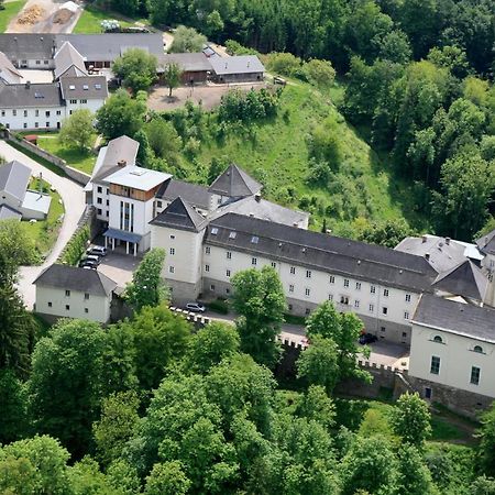 Kloster Wernberg Hotel Exterior photo