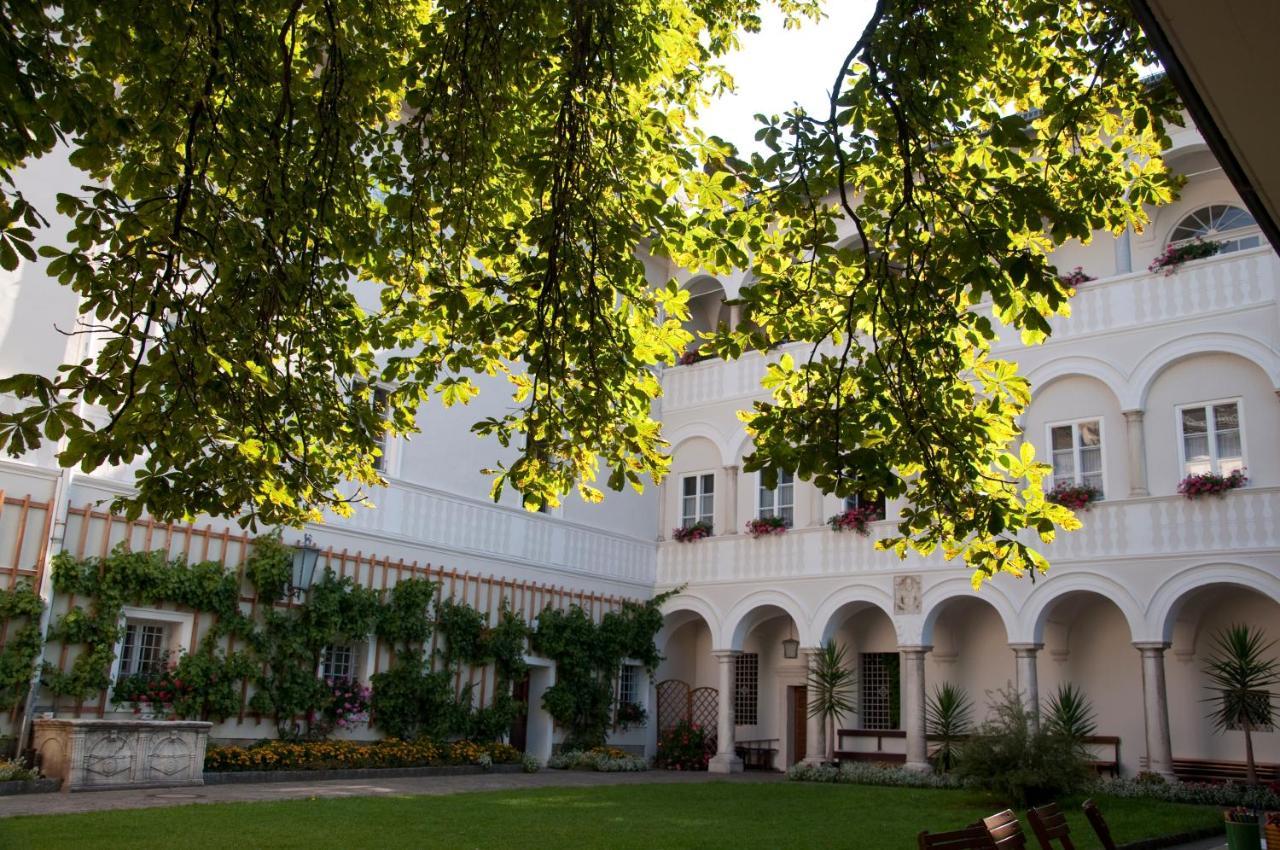 Kloster Wernberg Hotel Exterior photo
