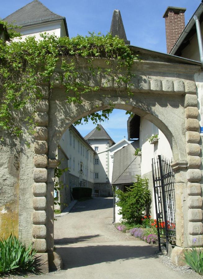 Kloster Wernberg Hotel Exterior photo
